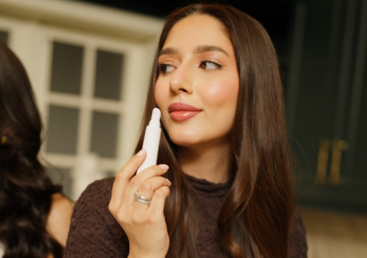 How to Wear Lip Drips: The Art of Effortless Gloss